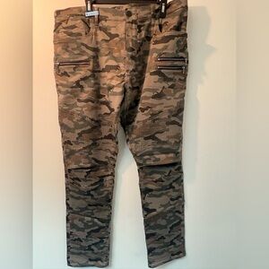True Religion
Men's Camo Moto Skinny Fit Jeans